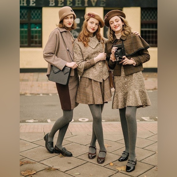 Last chance before donating bundle of vintage / vintage inspired pieces - Picture 7 of 11